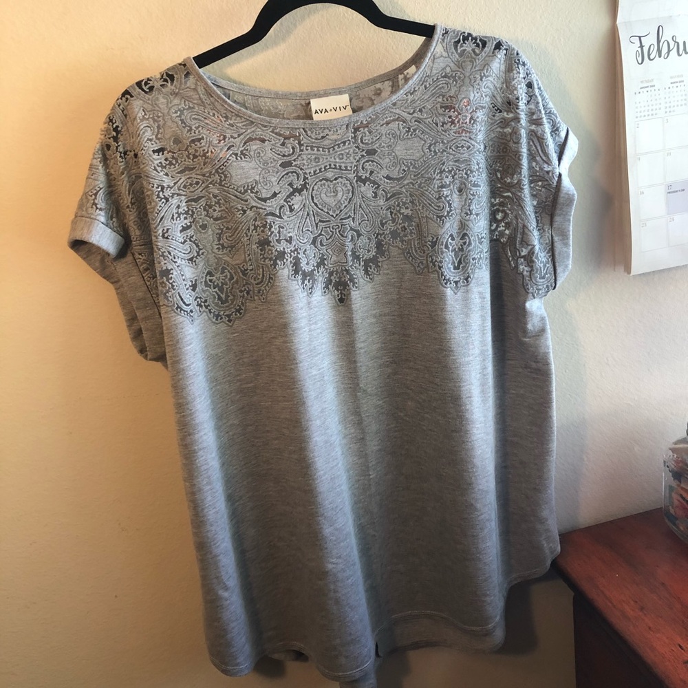 Grey tshirt with shoulder design
